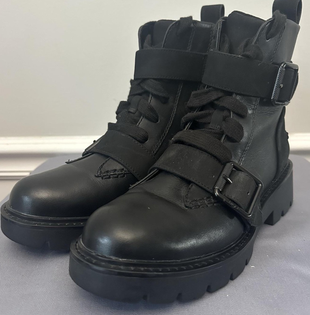 UGG Combat Boots Womens Size 8 Black Leather Buckle Zip Ankle Lug Sole Heel